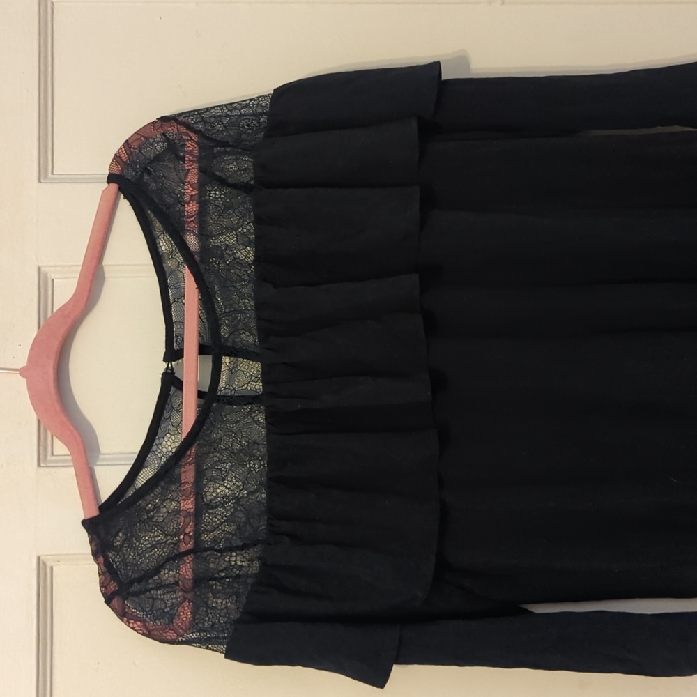 Lace and Ruffle Long sleeve - Picture 2 of 5